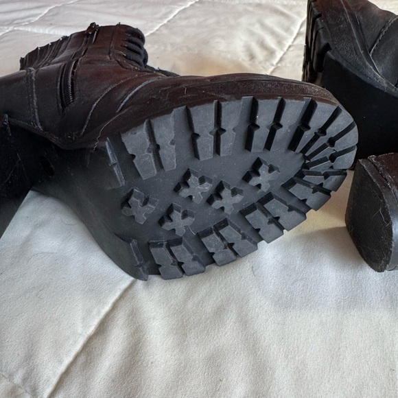 Steve Madden Lead Heeled Boots, Side-Zip Lace-Up, Lug, Black Leather, Size 7.5 - Picture 7 of 12